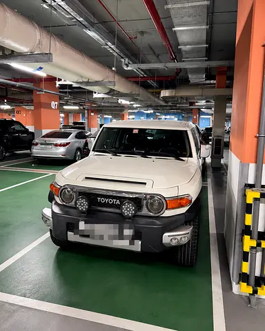 2010 Toyota FJ CRUISER photo 9