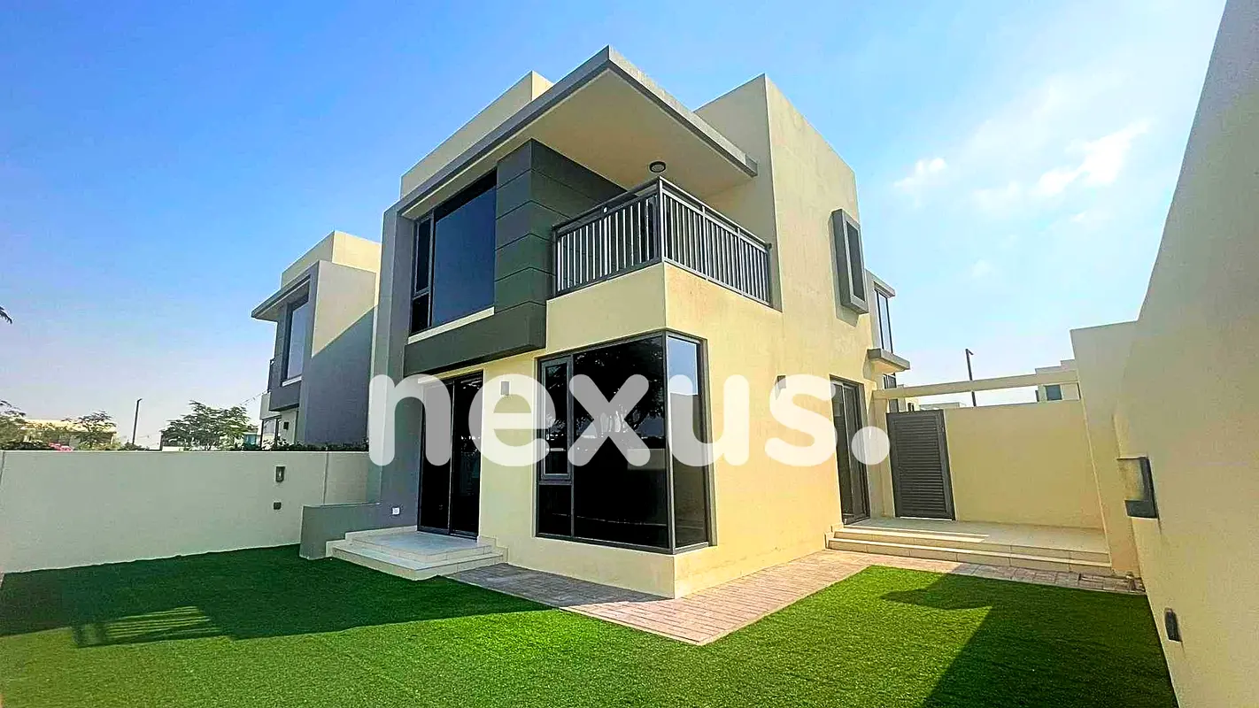 Family Living | End Unit | Landscaped Garden