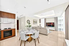 Special Offer: Seaside 2BD in Palace Residence, Emaar Beachfront