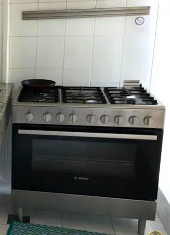 Bosch Free Standing Gas Cooker and Oven 5 Burner
