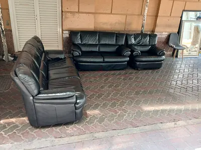 Black leather 3-piece sofa set – 3-seater, 2-seater and armchair