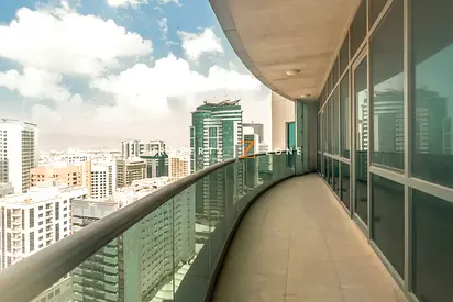 Next to metro | Large Balcony | Several Choices