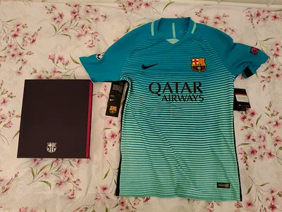 FC Barcelona T-shirt (Nike size L), in original pack, price tag & un-used.