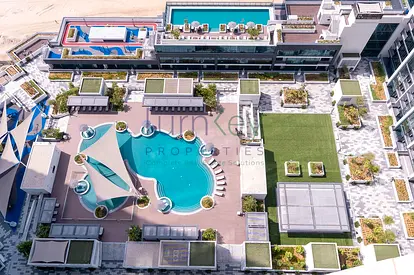 Unobstructed views | Bright 1 Bed | Available 1st October | High Floor | Immaculate condition