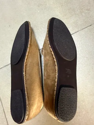 Beige suede women's flat shoes, size unknown - gently used