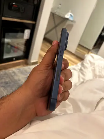 Iphone 17 pro 256GB 100% battery box under warranty