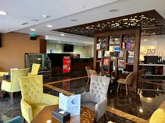 Coffee Shop | Fully Functional | 1,500 Sq Ft | 4 cheques | SEWA Included