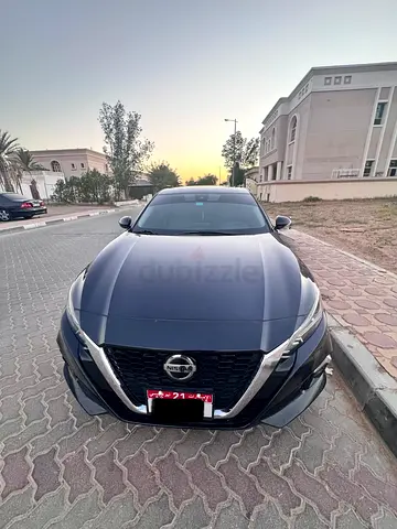 Nissan Altima SV 2019 American Specs