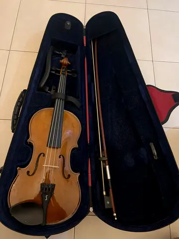 3/4 Stentor Violin with Case, Bow and Shoulder rest