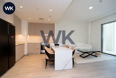 Panoramic Views 2BR / Furnished / Vacant