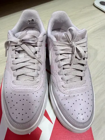 Light pink women's sneakers, gently used, size US 8.5