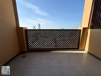 كبر مساحة غرفتين وصالة أول ساكن في منطقة النخيل بجوار محطة الباص وسوق الذهب وقريب من كورنيش عجمان غرفتين ماستر 3 حمام غرفة خادمة غرفة غسيل 3 بلكونات ب