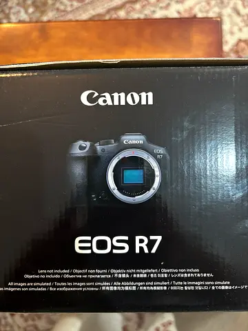 Canon R7 (Body)