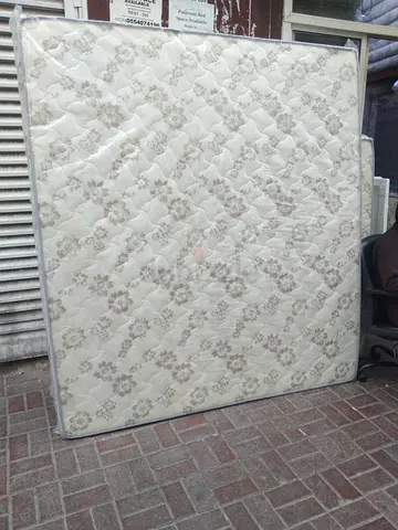 180x200cm King size mattress. All times delivery available