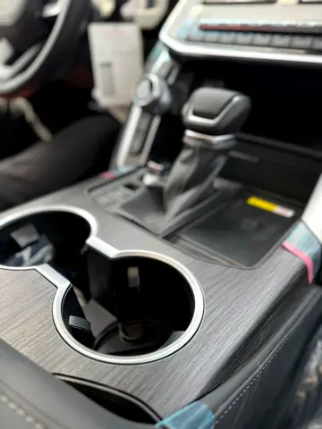 2026 Toyota LAND CRUISER — миниатюра 12