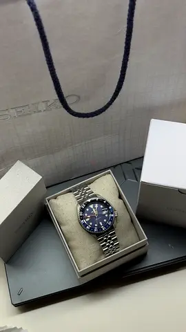 Seiko GMT 5 Sport, Navy blue