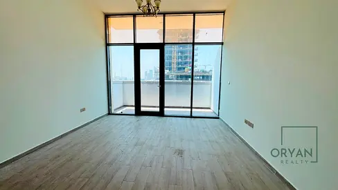 استوديو بأسعار معقولة | غير مفروش | موقع مميز في منطقة JVT