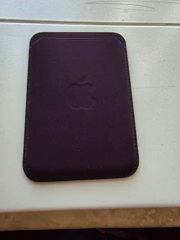 Apple MagSafe Wallet / Sleeve (Midnight purple) - Perfect Condition