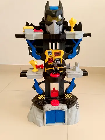 Imaginext Transforming Batcave playset