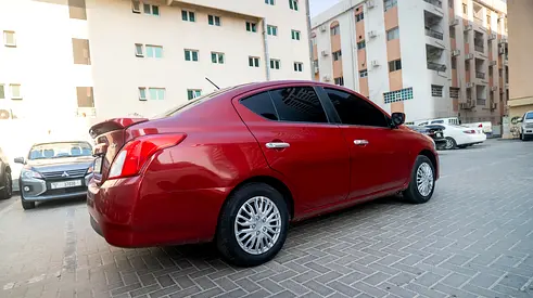 2019 Nissan VERSA 照片 6