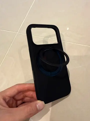 iPhone 17 Cover With Ring Stand