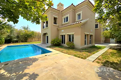 Corner Plot | Rare Layout | Quiet Location