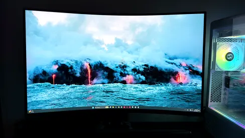LG 32-inch Curved Ultrawide Monitor - 180hz QHD (Like New Condition)