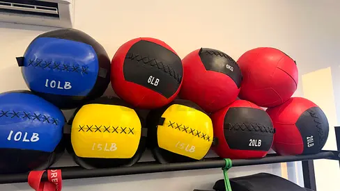 Set of Medicine Balls (6lb–20lb) — Used, Good Condition