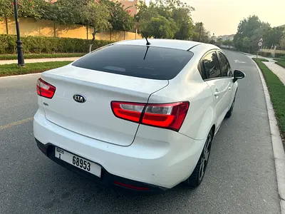 2015 KIA RIO 照片 6