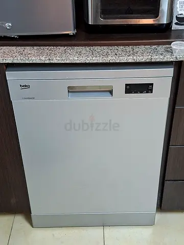 Beko freestanding dishwasher in good working condition
