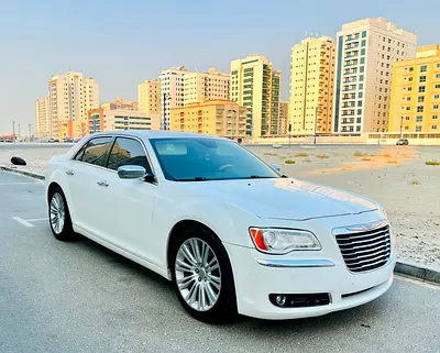 Chrysler 300C HEMI 2014 GCC Specs - Powerful V8 Luxury