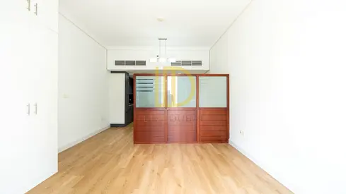 Next to Metro | Upgraded | No Parking | Vacant