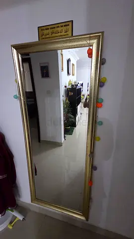 Wall mirror