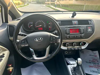 2015 KIA RIO 照片 14