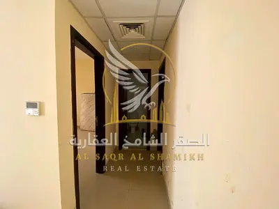 غرفة وصالة بدون تأمين تانى ساكن إطلاله مفتوحه تكييف مركزى وغاز مركزى تشطيبات حديثة موقع مميز خلف جمعية الشارقة التعاونية بالقرب من الكورنيش
