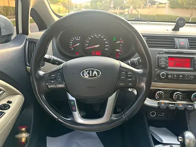 2015 KIA RIO 照片 15