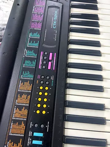 Yamaha CTK-520L Portable Keyboard - Good Working Condition