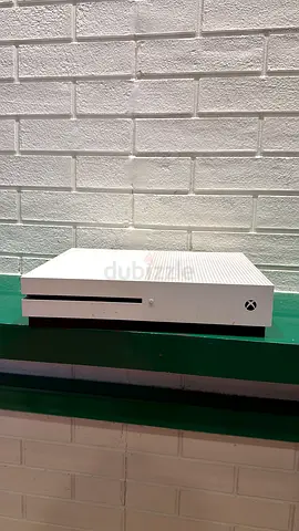 White Xbox One S console - good condition