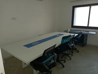 Al Garhoud 895 Sqft Office With Ready Partition|Attached Washroom And Pantry
