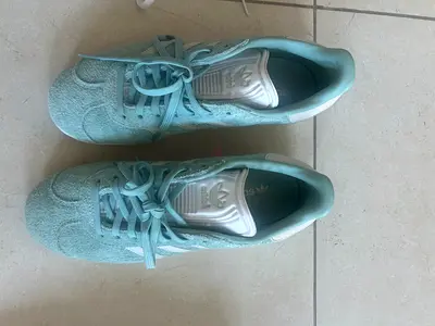 Adidas Light turquoise suede sneakers - size uk 5