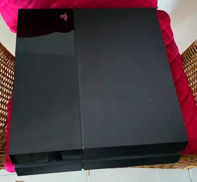 Playstation - PS4 500GB (Original "Fat" Model) - Great Condition