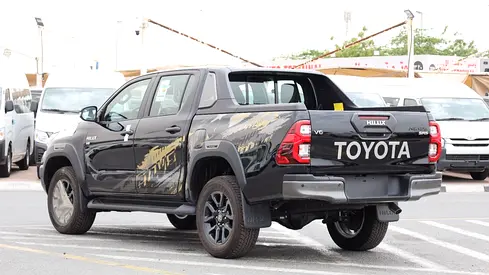 2026 Toyota HILUX — миниатюра 5