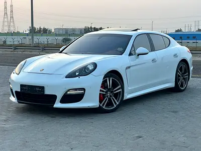 Porsche Panamera 4S 2013 GCC V8 first owner three original keys super clean car
