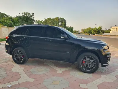 JEEP GRAND CHEROKE TOP REANG FUL OPTION 2020 GCC SUNROOF LEATHER NEW JAPANEES TYER EXCELENT COUNDTIO