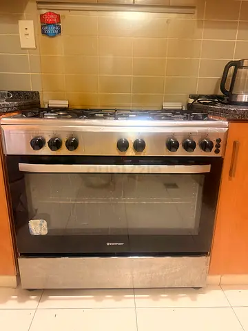 Urgent sale! Pick up today! Stainless steel freestanding gas oven with 4 burners