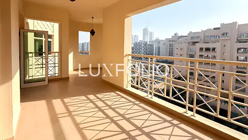 Vacant Now! l Beautifully Positioned l Perfect Location Close To Mall