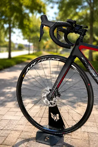 Colnago V3 Carbon Road Bike | Shimano 105 Di2 12-Speed | Size 42