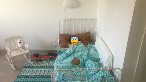 White metal Ikea extendable single bed frame in good condition, packed.