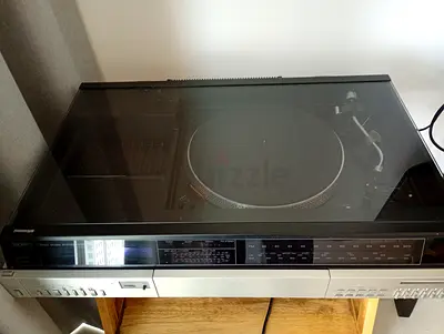 Vintage Sony integrated turntable with radio tuner - working condition