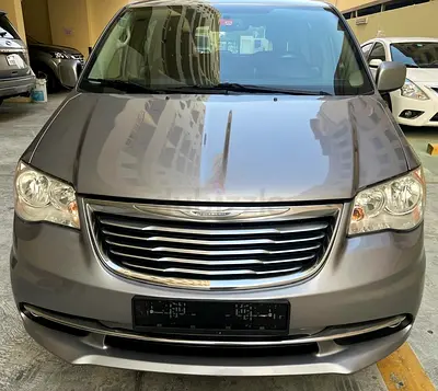 CHRYSLER GRAND VOYAGER 2015 — GCC SPEC | 137,000 KM | 7-SEATER STOW 'N GO